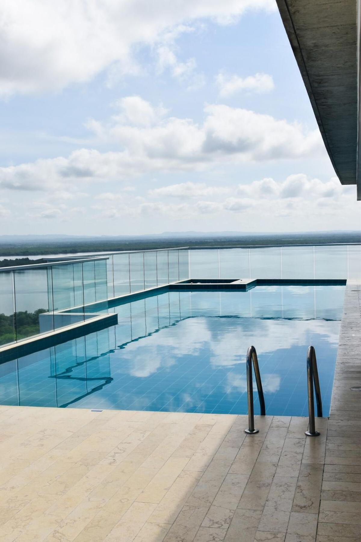 Premium Hub Ocean View In 905