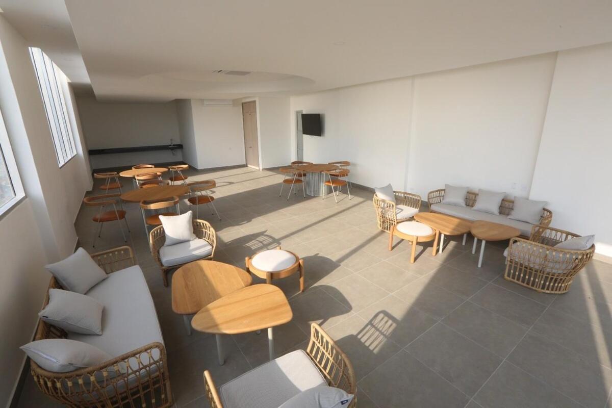 Premium Hub Ocean View In 905